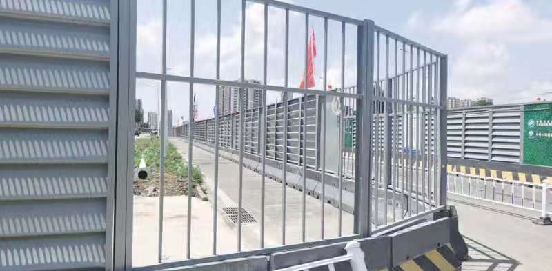 宕昌装配式百叶钢构围挡（合肥市政围挡）